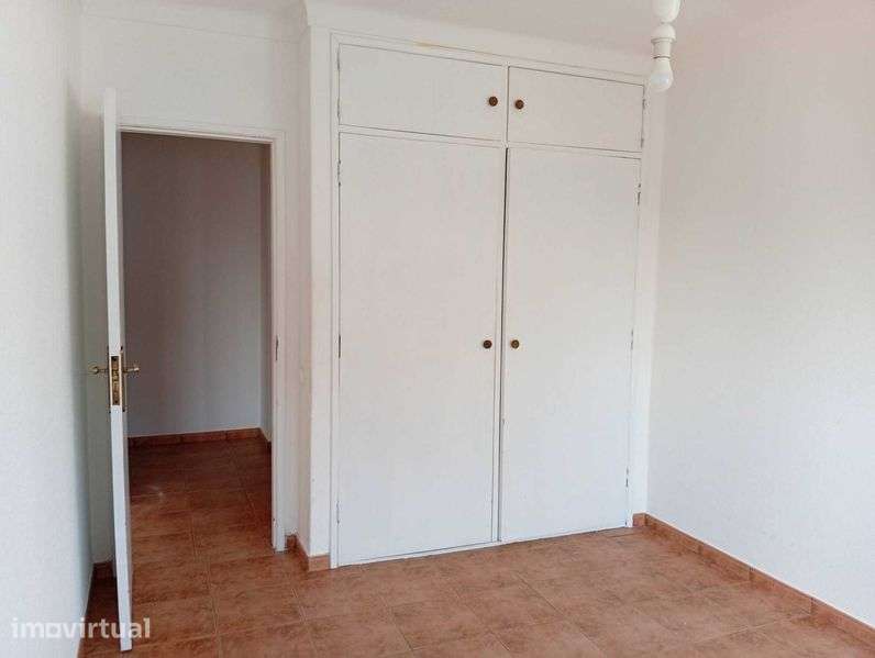 Apartamento T3 P/Arrendar - Grande imagem: 5/10