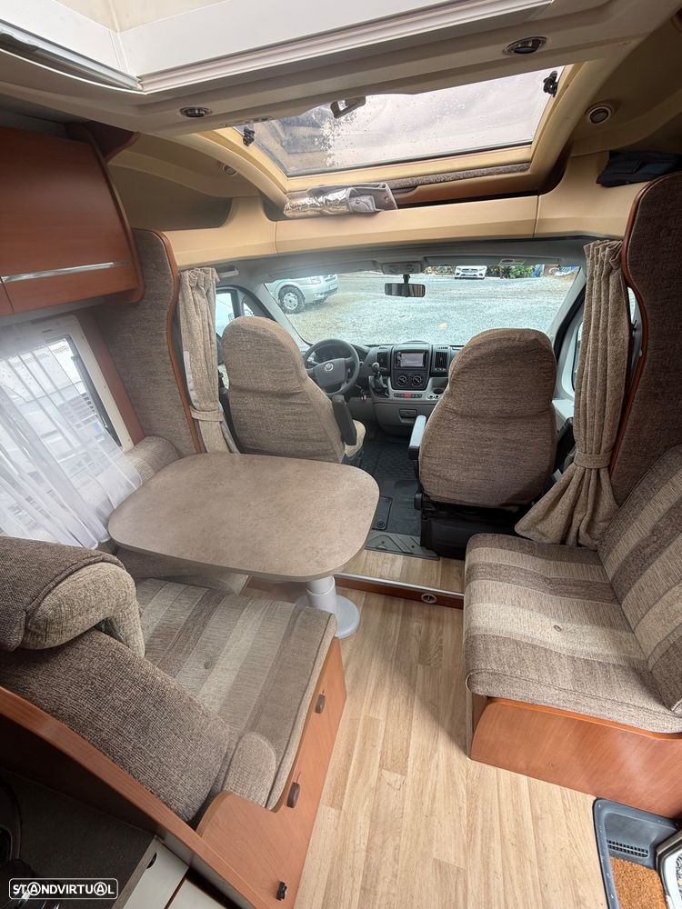 Chausson Welcome Welcome 88 cama transversal em suite - 12