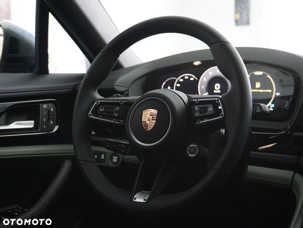 Porsche Panamera 4 E-Hybrid PHEV - 38