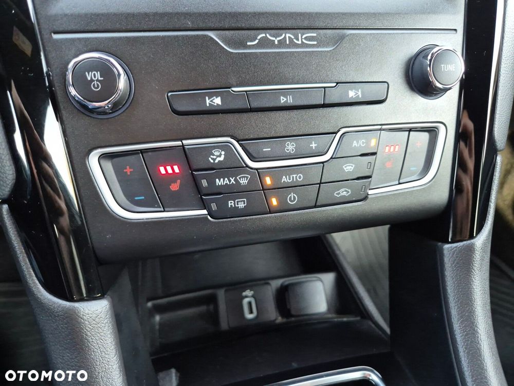 Ford Mondeo - 24