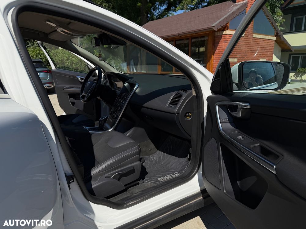 Volvo XC 60 D3 2.4D AWD AT6 Kinetic - 10