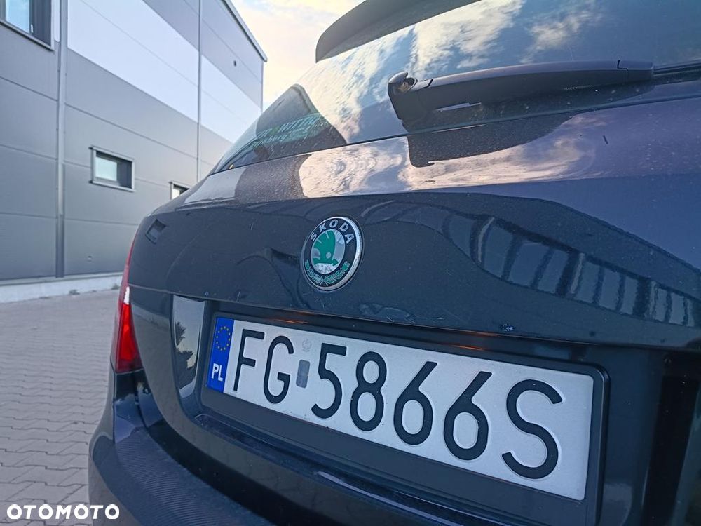 Skoda Fabia 1.4 16V STYLE Edition - 17
