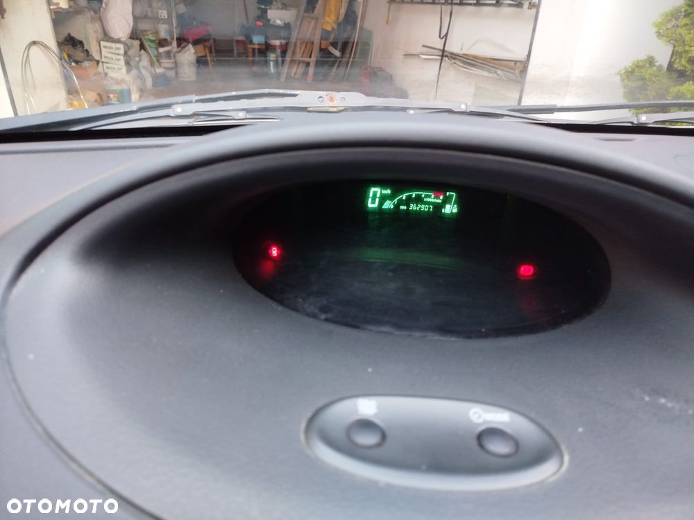 Toyota Yaris - 4