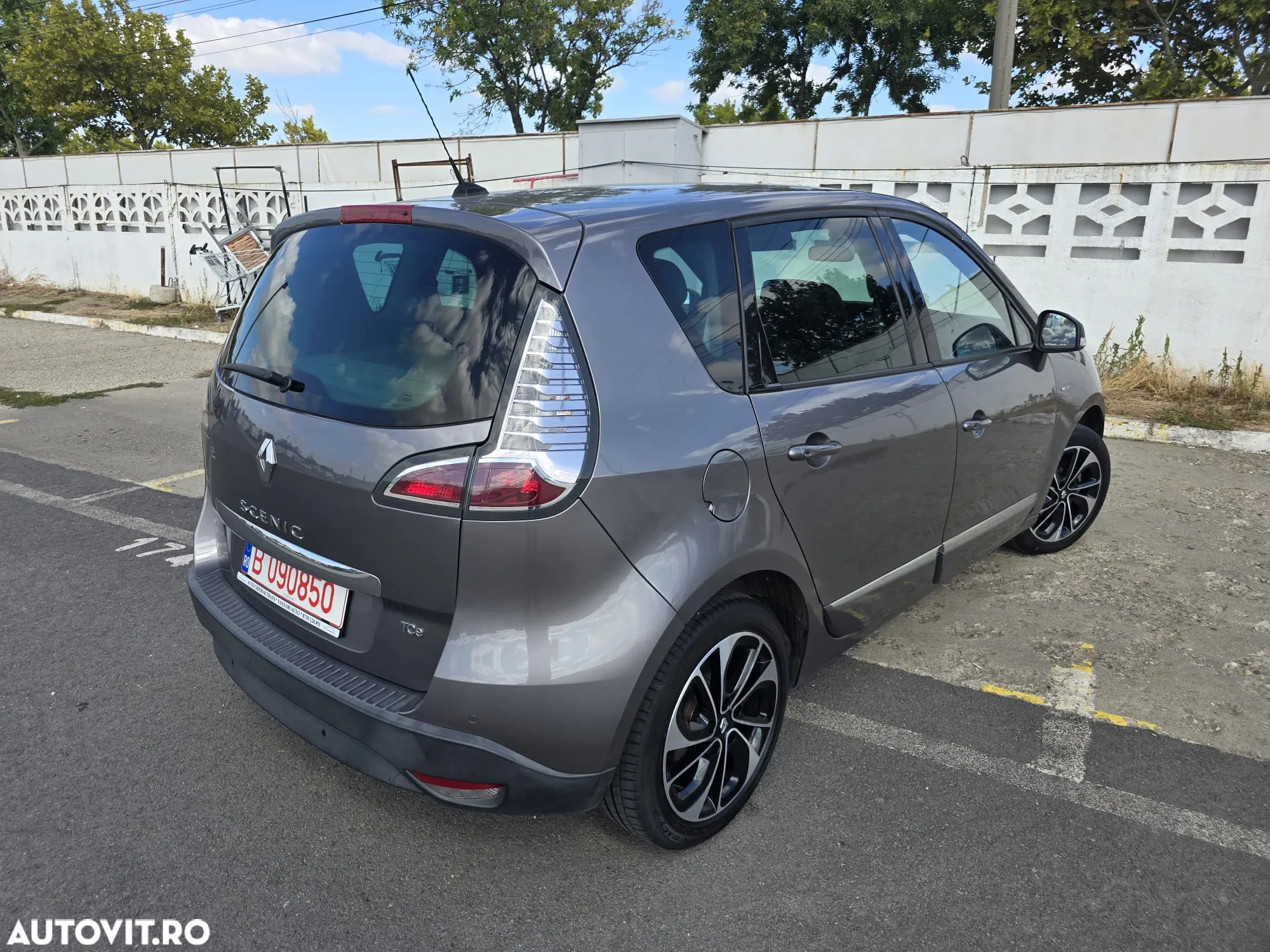 Renault Scenic ENERGY TCe 130 BOSE EDITION - 15