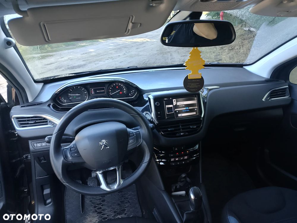 Peugeot 208 - 15