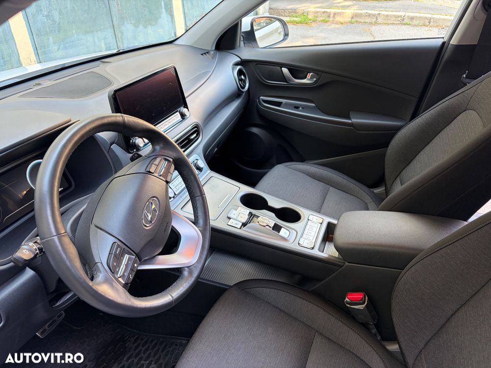 Hyundai KONA - 9