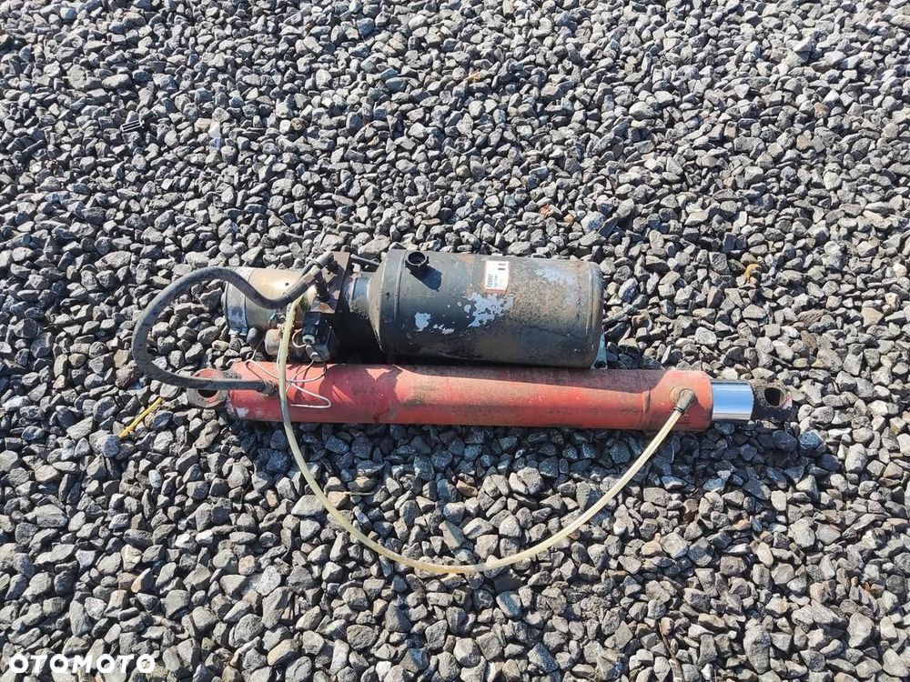 TŁOK SIŁOWNIK POMPA WYWROTU KIPRA WYWROTKI IVECO DAILY - 2