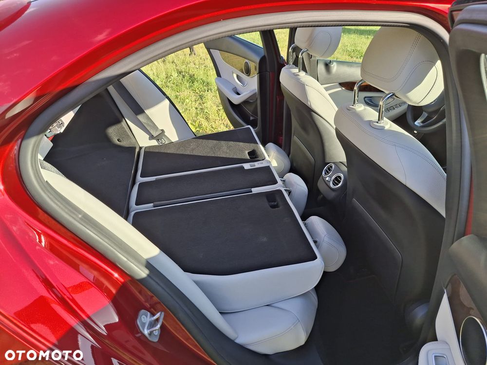 Mercedes-Benz Klasa C 300 7G-TRONIC - 23