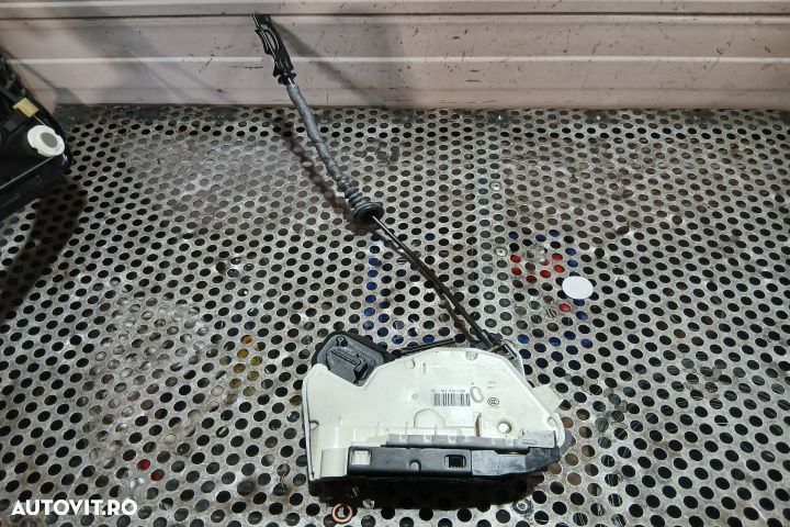 Broasca usa spate dreapta 5K4839016Q 5K4839016Q Volkswagen VW Golf 7 - 2