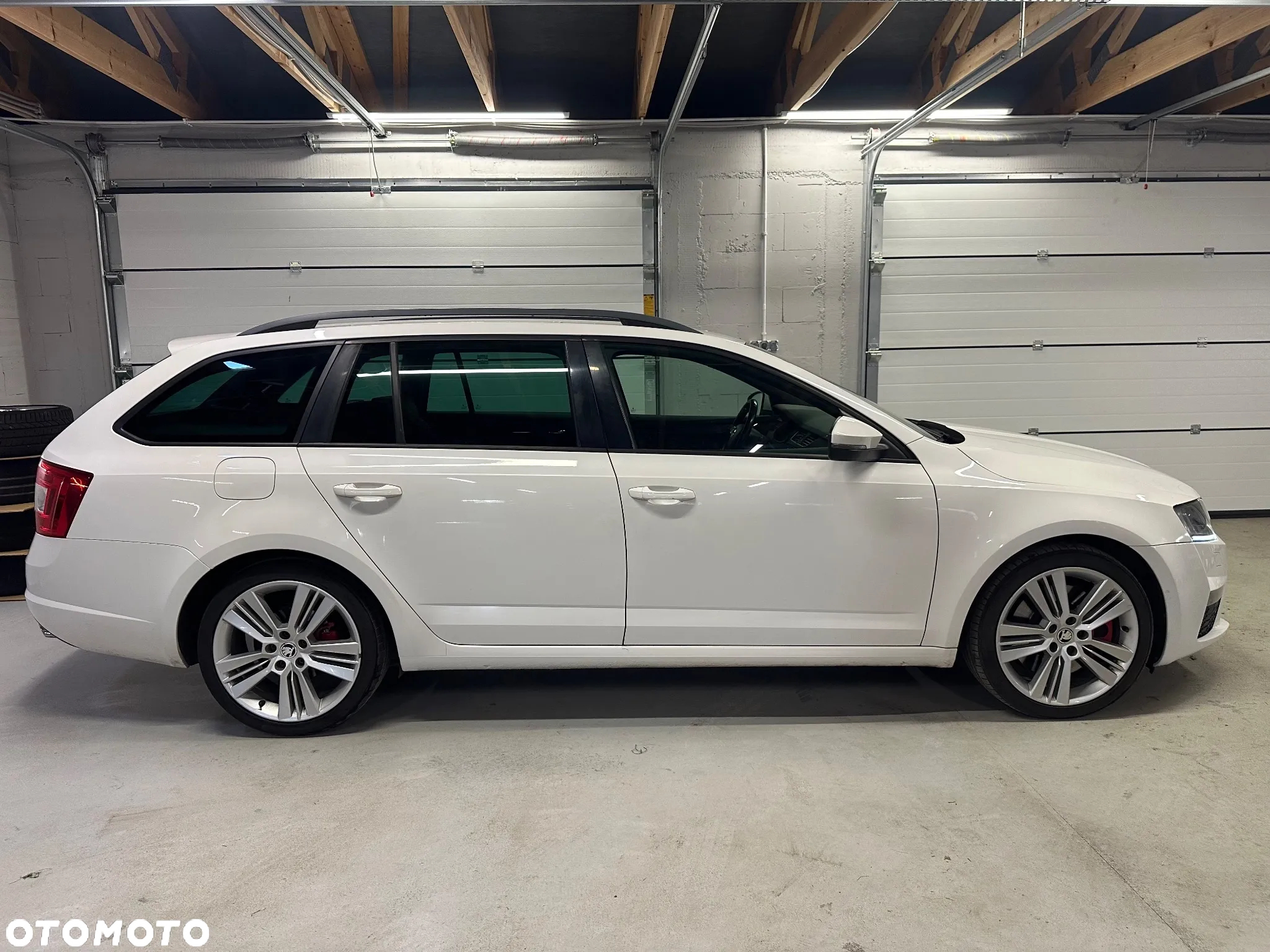 Skoda Octavia Combi 2.0 TDI RS - 5