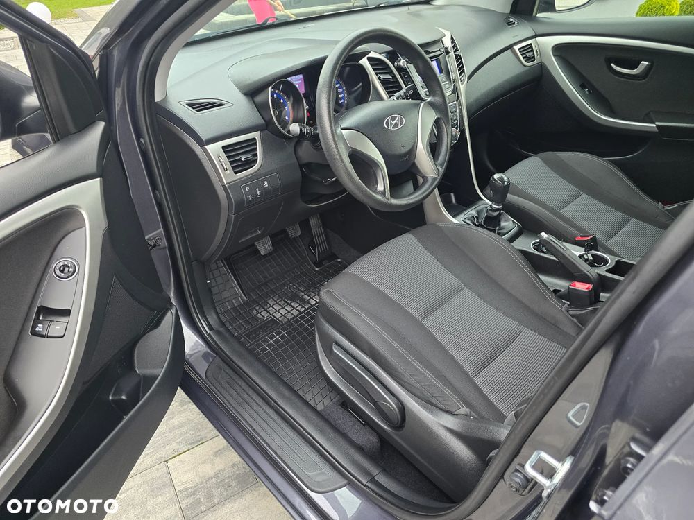 Hyundai i30 blue 1.4 Style - 23