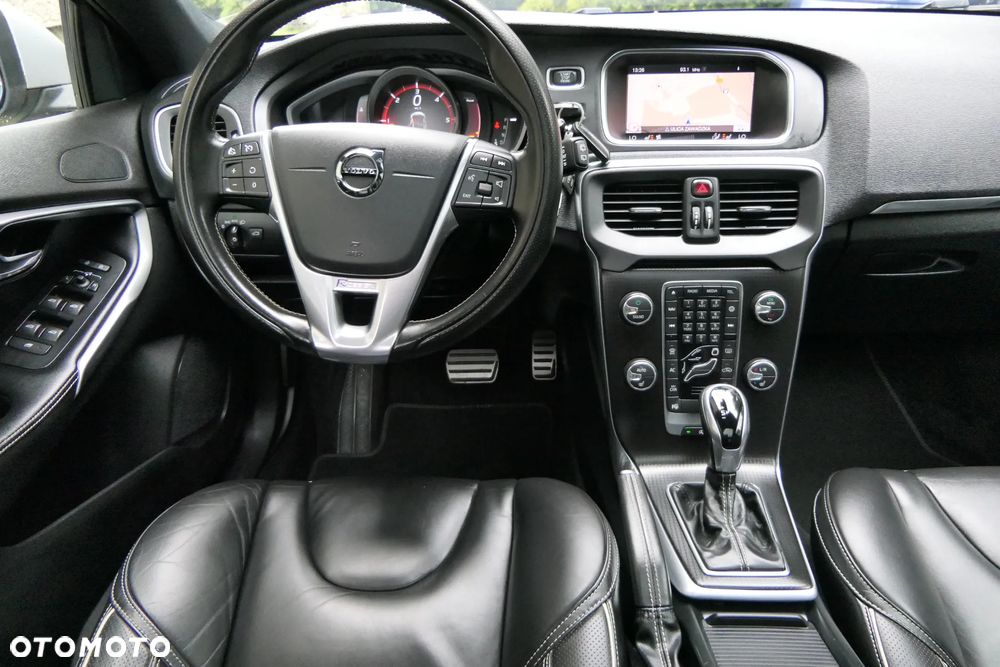 Volvo V40 D3 Drive-E SCR R-Design Momentum - 3