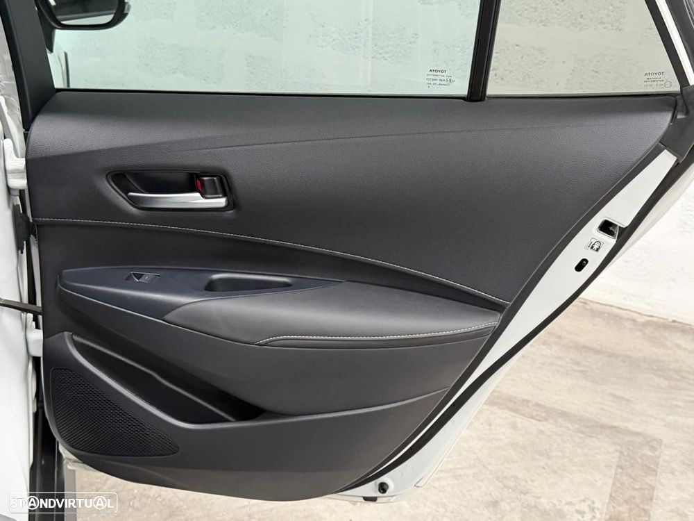 Toyota Corolla Touring Sports 1.8 Hybrid Trek - 36