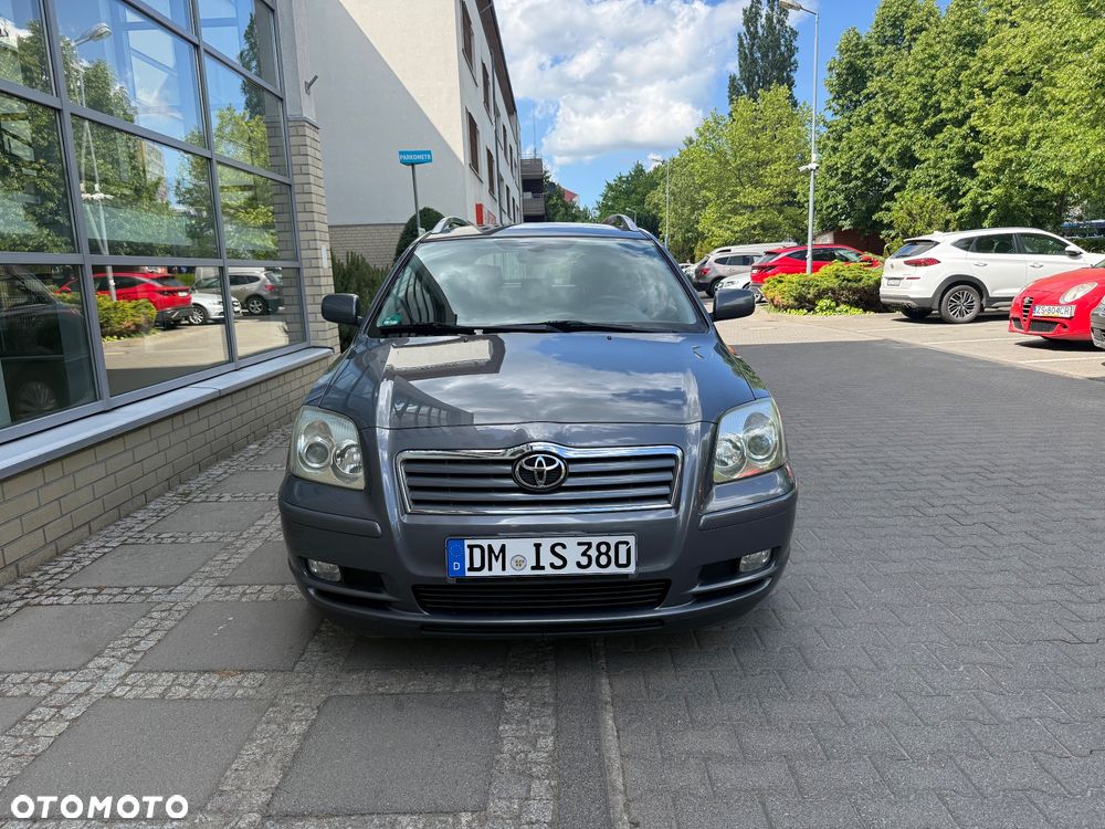 Toyota Avensis 1.8 VVT-i Terra - 1