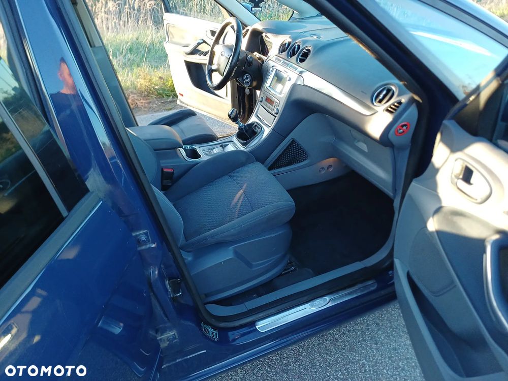 Ford S-Max - 19