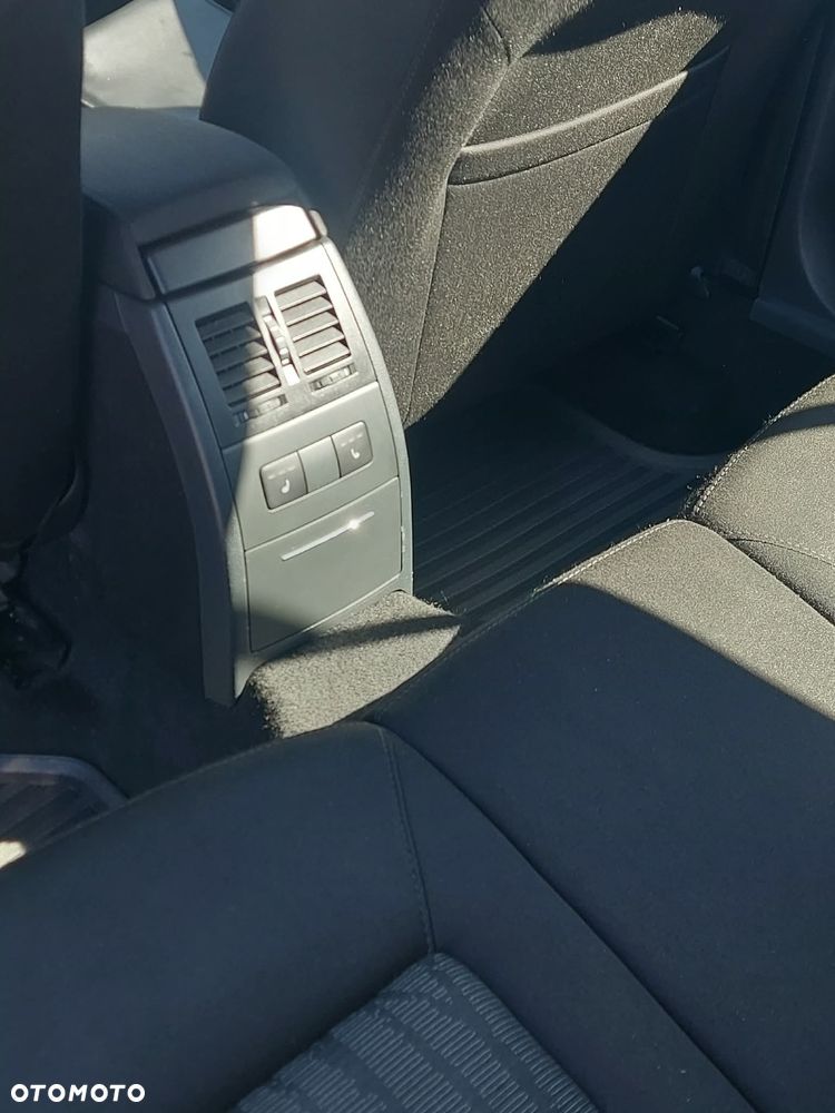 Skoda Octavia 1.6 Elegance - 11