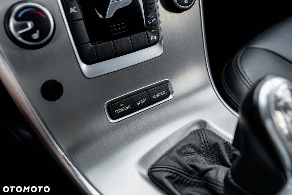 Volvo XC 60 D4 AWD Summum - 34