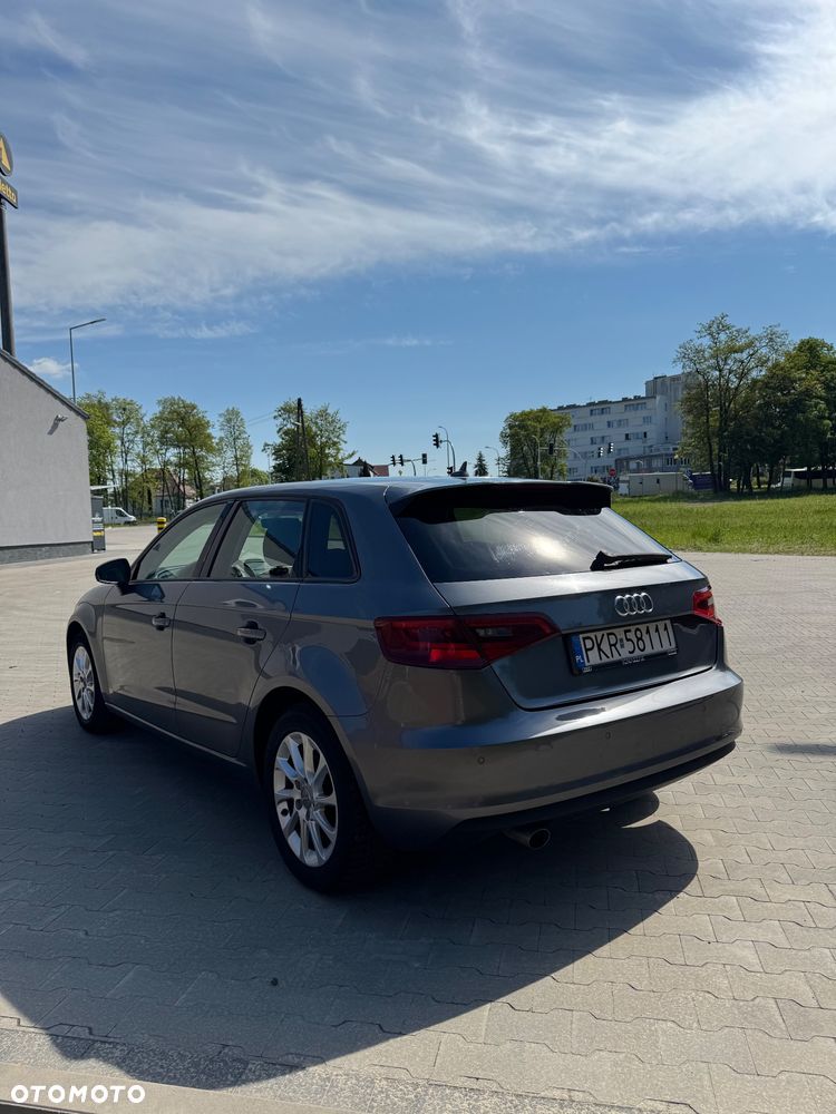 Audi A3 Sportback 1.6 TDI S tronic - 5