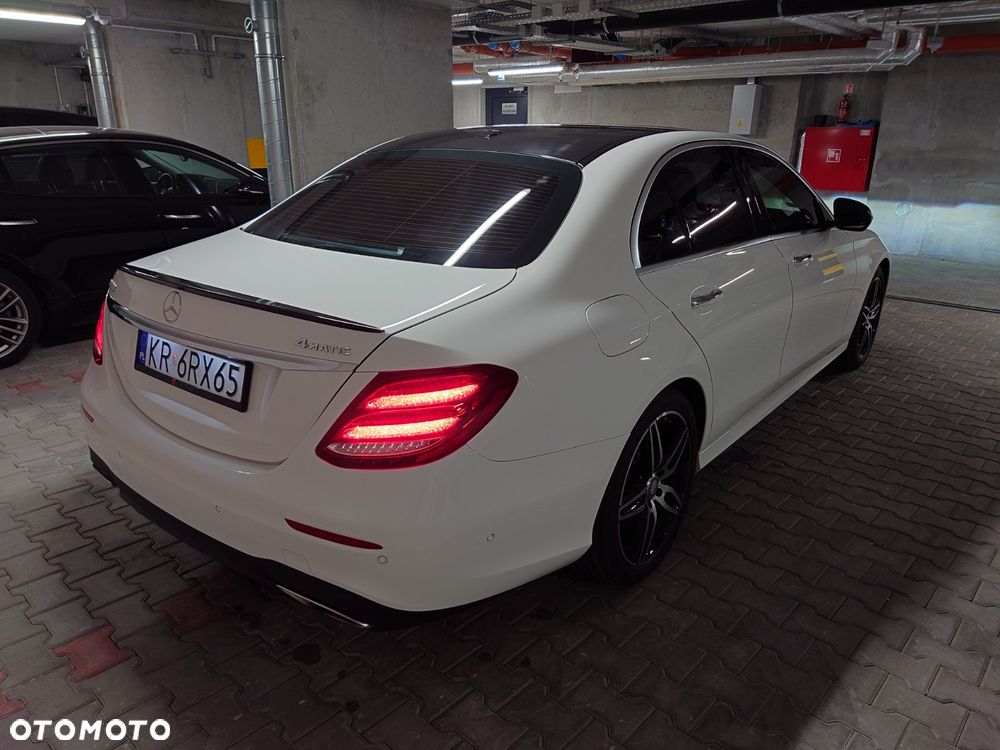 Mercedes-Benz Klasa E 300 9G-TRONIC AMG Line - 24