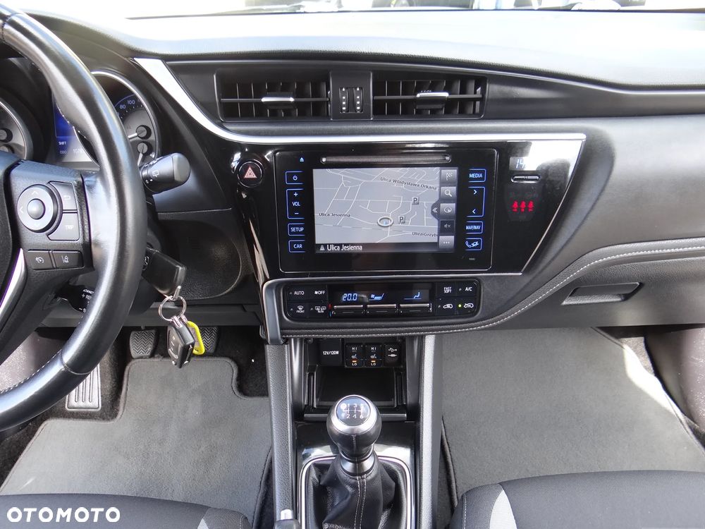 Toyota Auris 1.2 Turbo Team Deutschland - 28