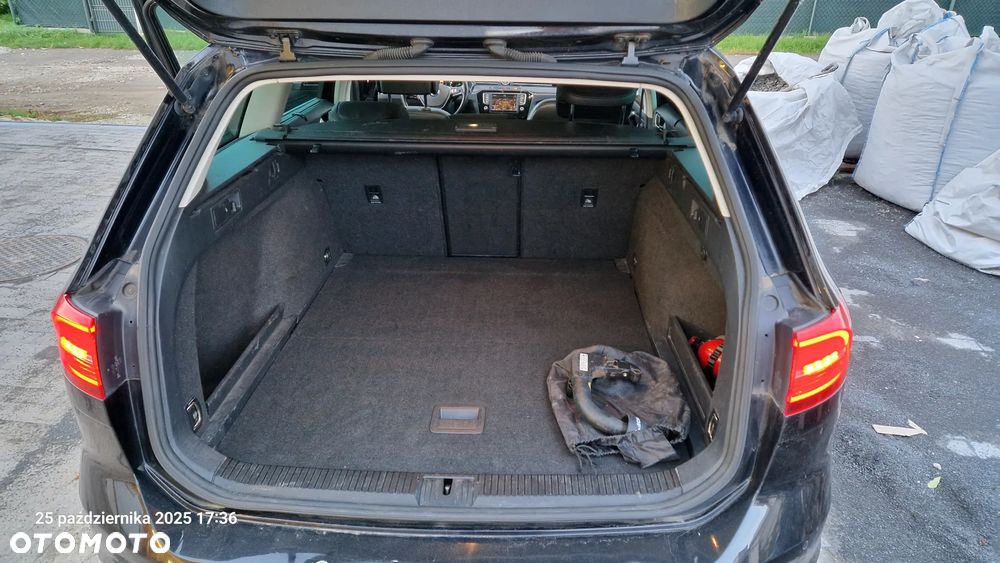 Volkswagen Passat - 17