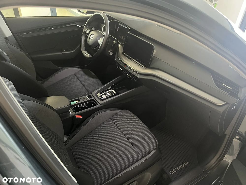 Skoda Octavia 2.0 TDI SCR Ambition DSG - 10