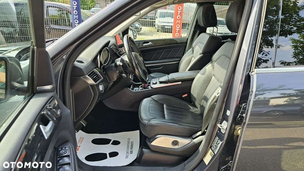 Mercedes-Benz GL - 14