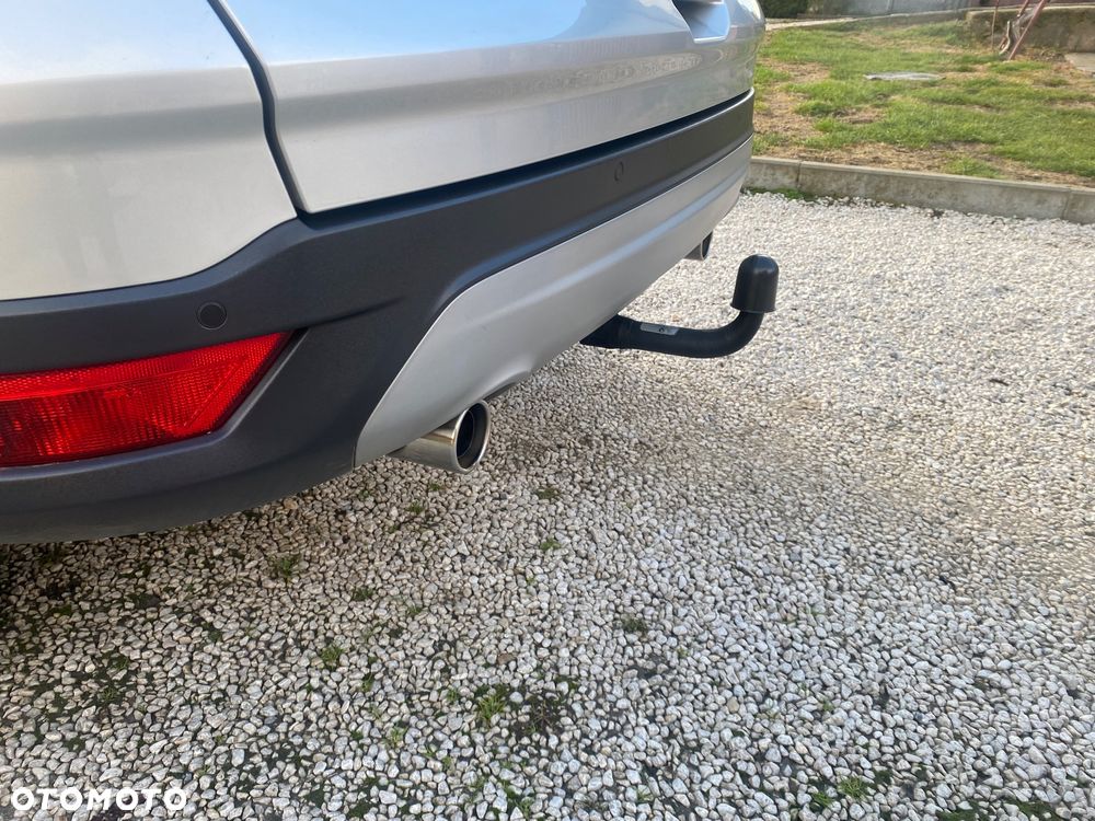 Ford Kuga 2.0 TDCi 2x4 Titanium - 16