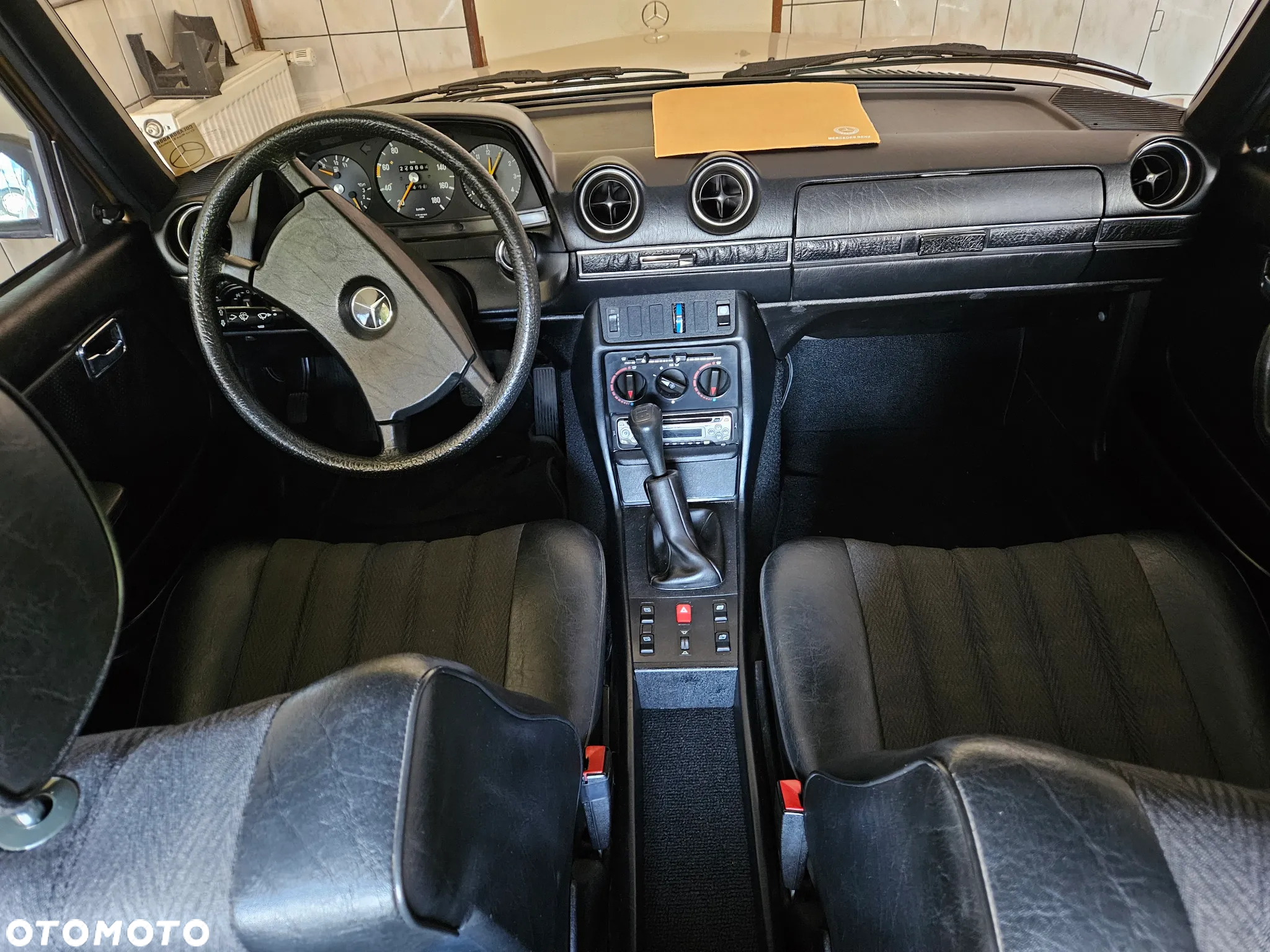 Mercedes-Benz W123 - 12