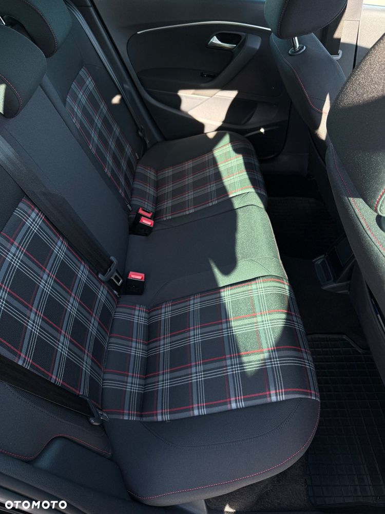 Volkswagen Polo 1.8 TSI BMT GTI DSG - 21