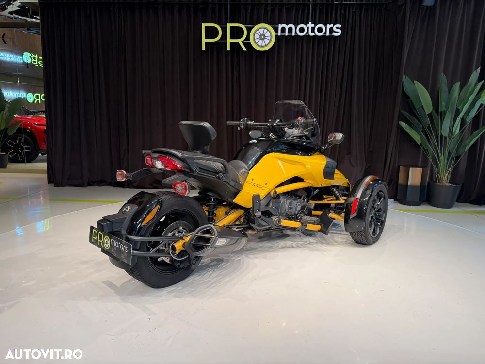 Can-Am Spyder - 3