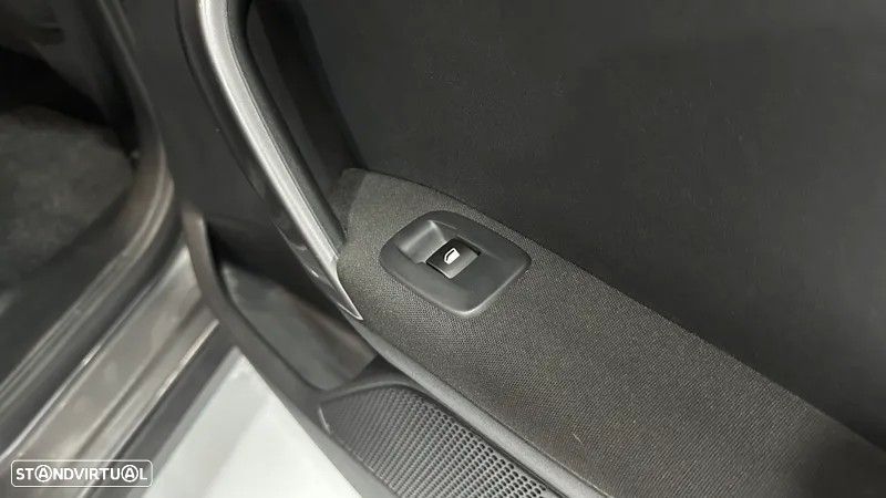 Peugeot 2008 1.6 BlueHDi Style - 41