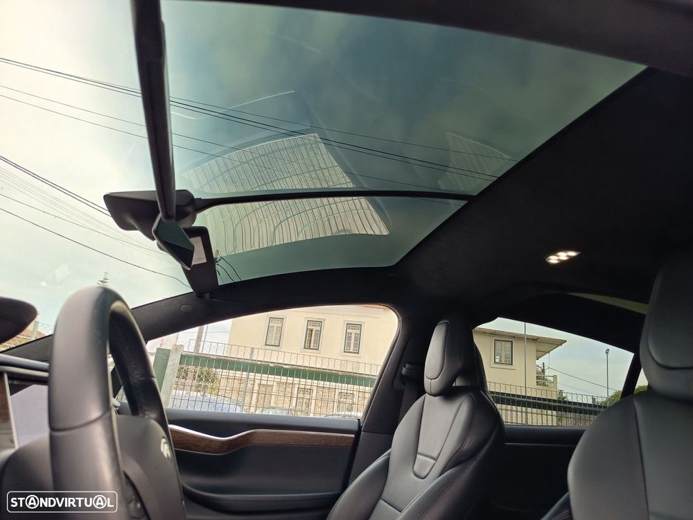 Tesla Model X 100D - 24