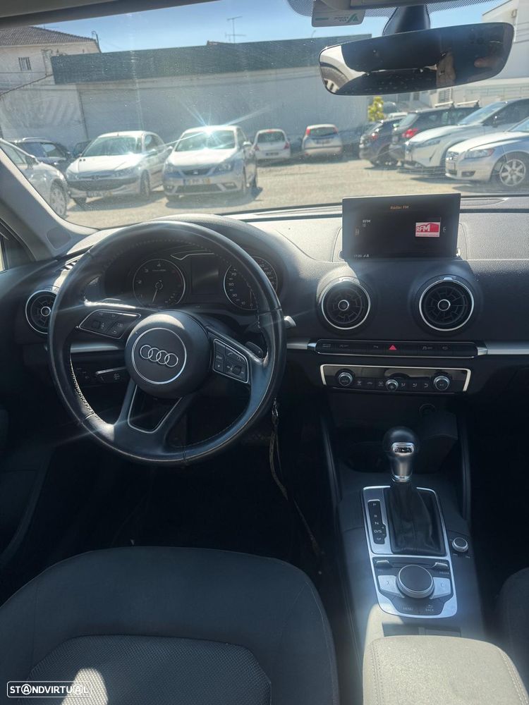 Audi A3 Sportback 1.6 TDI S tronic sport - 4