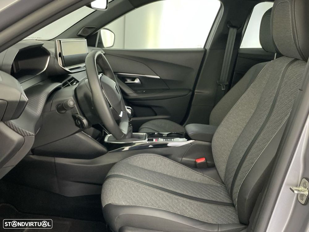 Peugeot 2008 1.2 PureTech Allure — fotografia 11