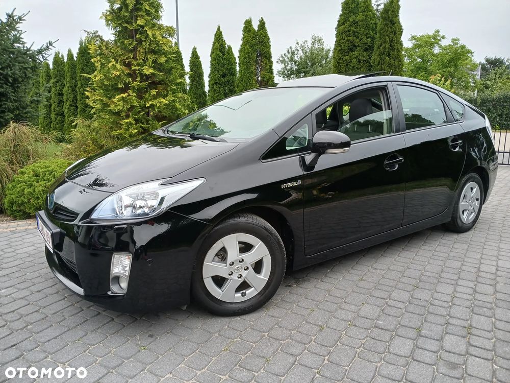 Toyota Prius (Hybrid) Executive - 37