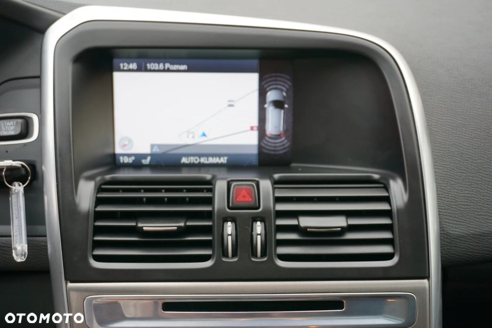 Volvo XC 60 D3 Momentum - 25