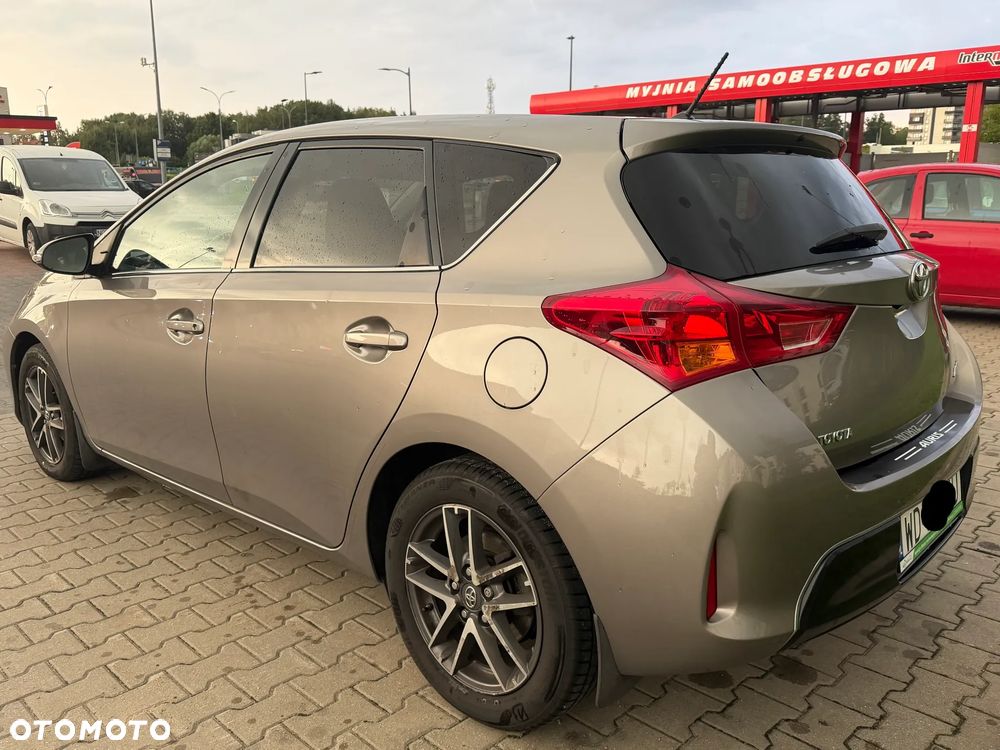 Toyota Auris 1.6 Premium Comfort - 3