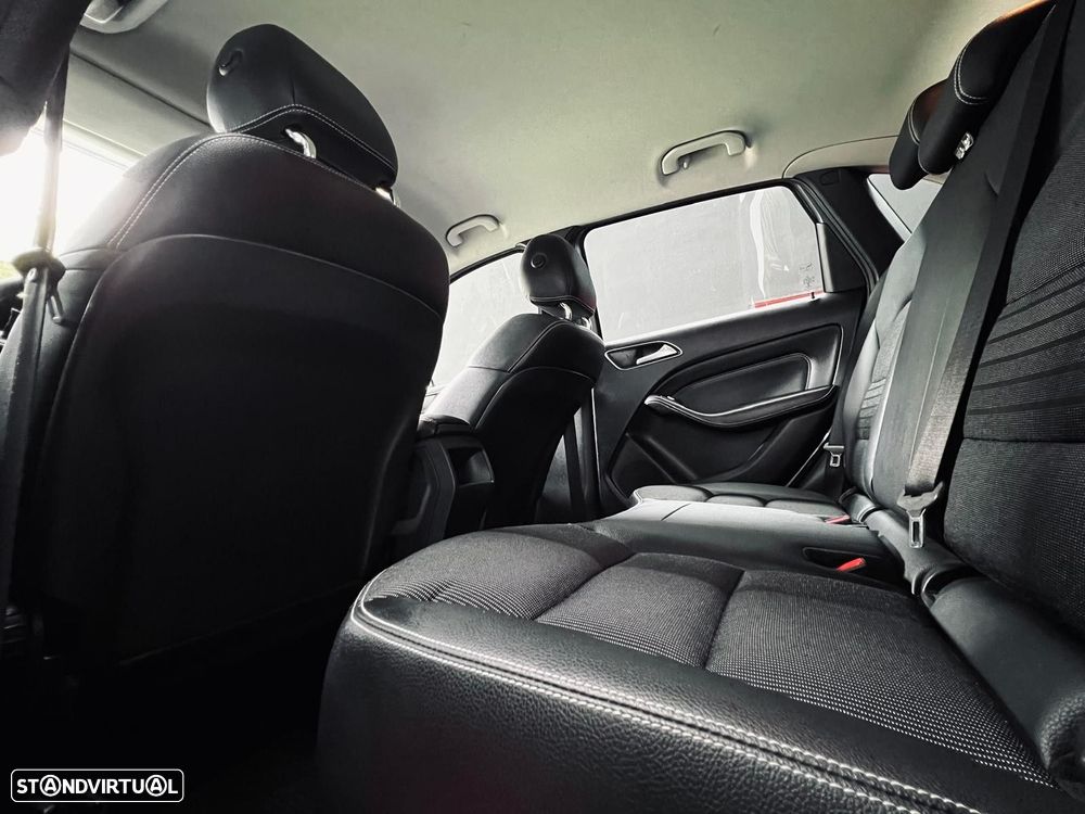 Mercedes-Benz B 180 d Style - 37