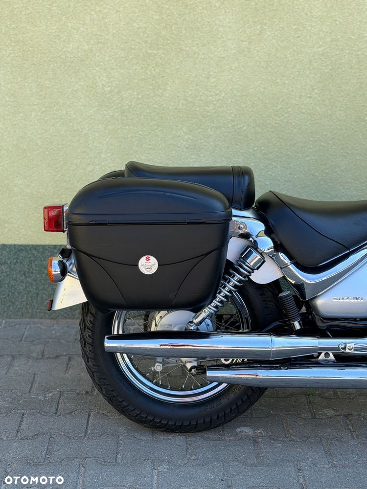 Suzuki Intruder - 10