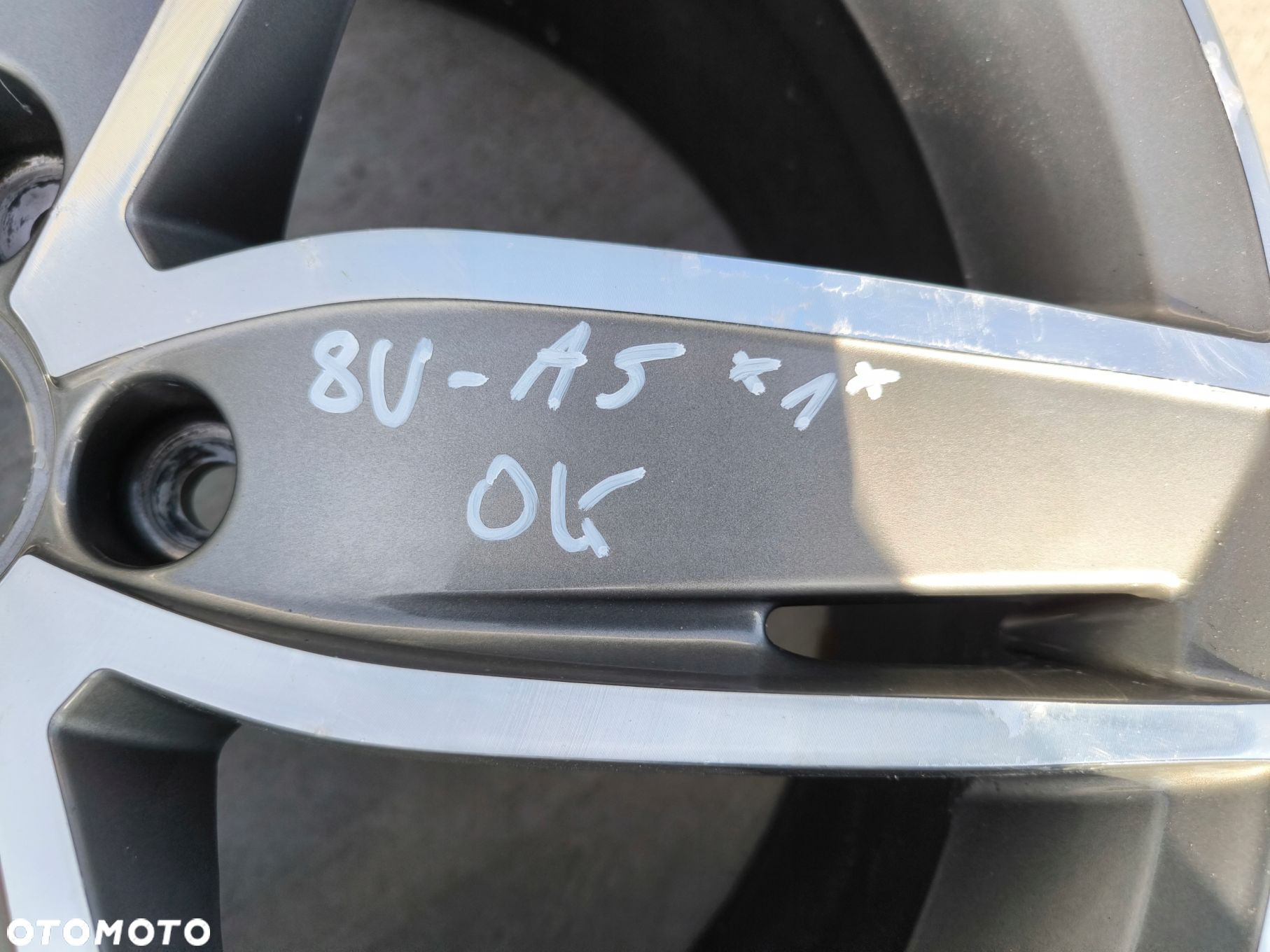FELGA ALUMINIOWA AUDI A3 S3 8V VW SEAT 8.0J R19 ET49 8V0601025AS *1* OK - 14