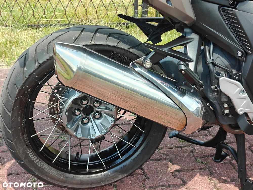 Honda VFR - 12