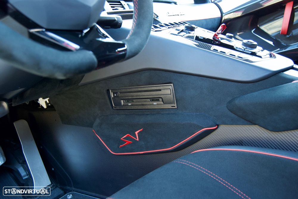 Lamborghini Aventador 6.5 V12 LP750-4 SV - 44