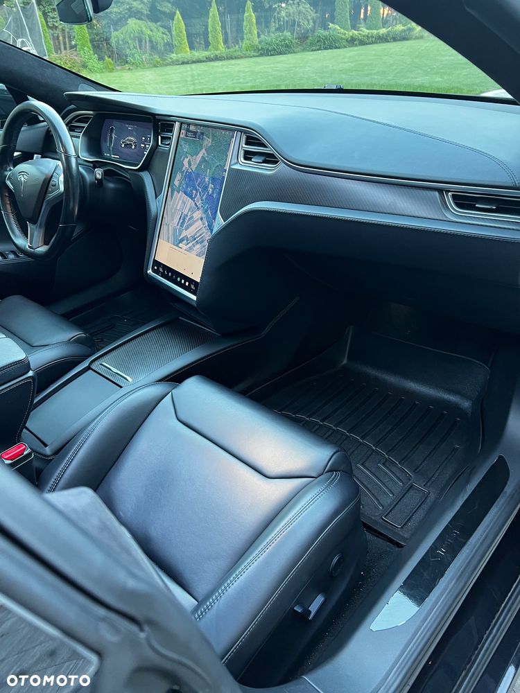 Tesla Model S - 16