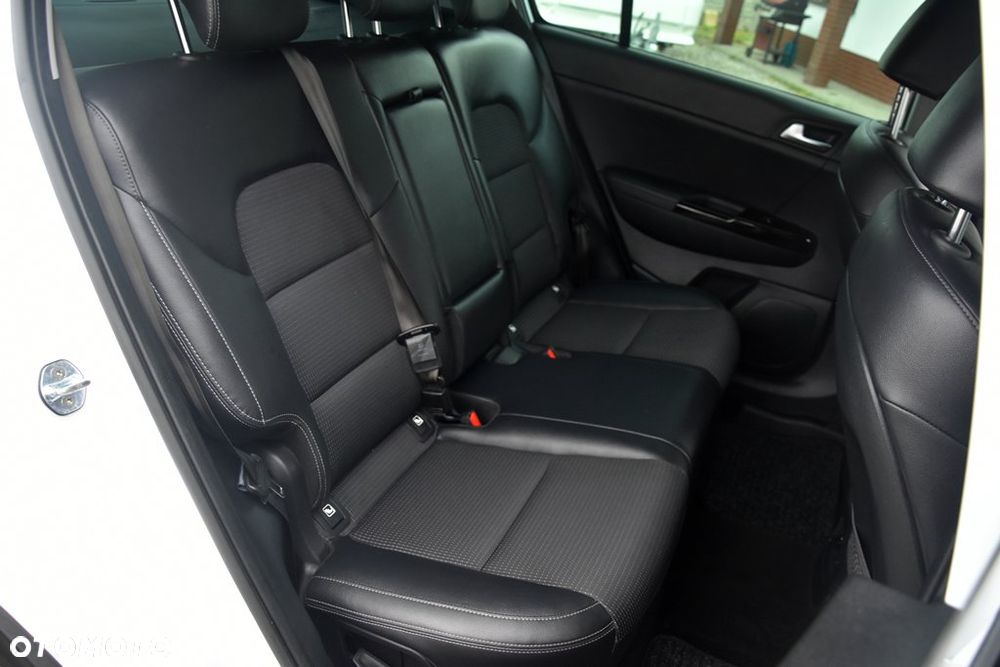 Kia Sportage 1.6 CRDI MHEV Black Edition 2WD DCT - 23