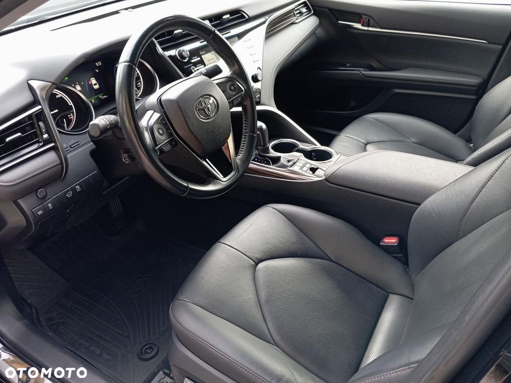 Toyota Camry 2.5 Hybrid Executive CVT - 10