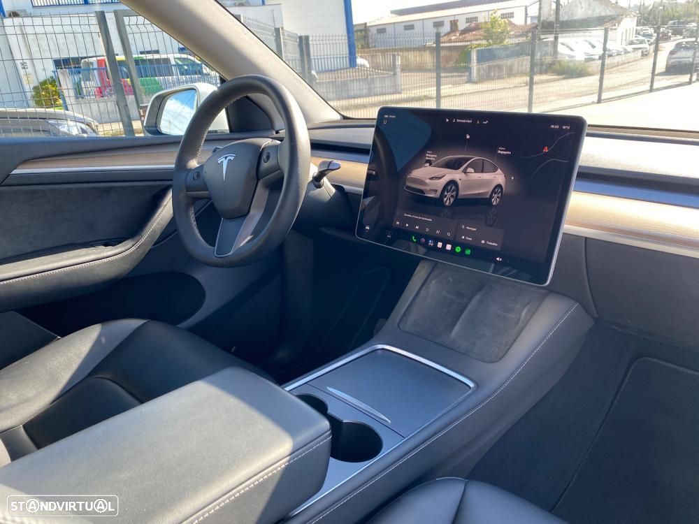 Tesla Model Y Standard RWD - 7