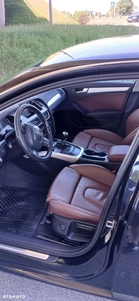 Audi A4 Limousine - 8