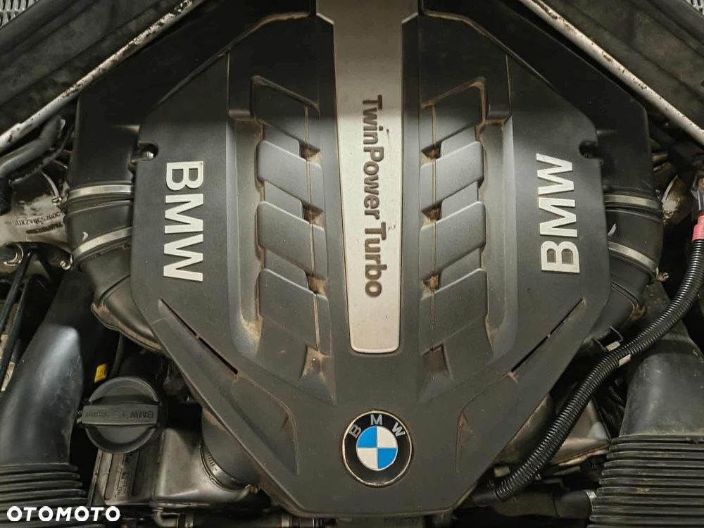 BMW X5 5.0i xDrive - 3
