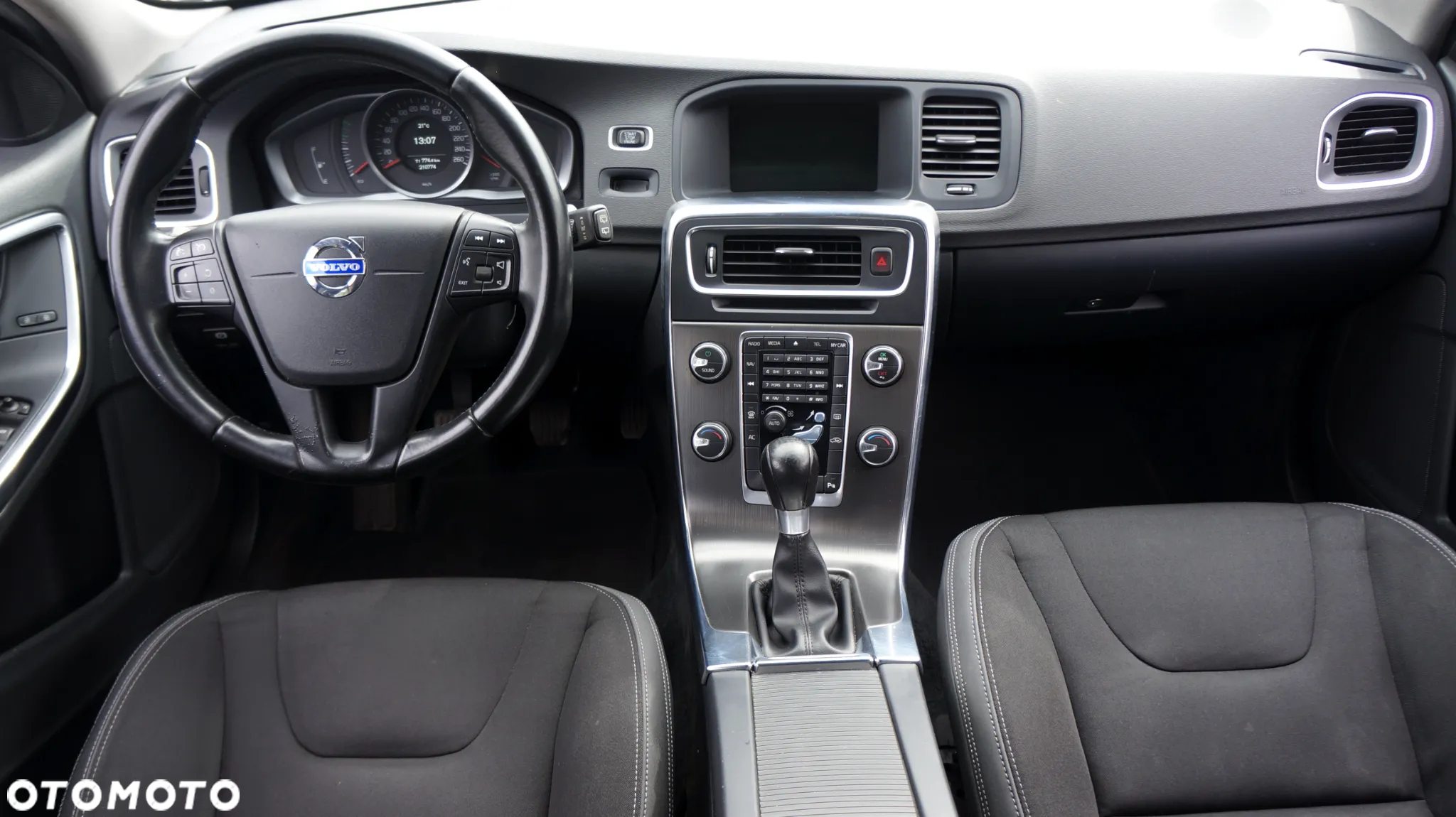 Volvo V60 D2 Momentum - 8